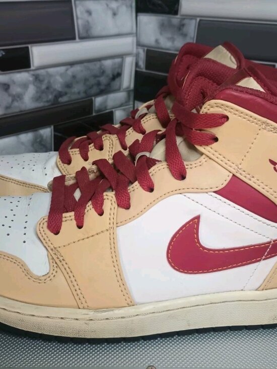 Men\'s Size 9.5/Air Jordan 1 Mid \